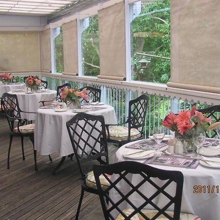 Quarry Lake Inn East London Bagian luar foto