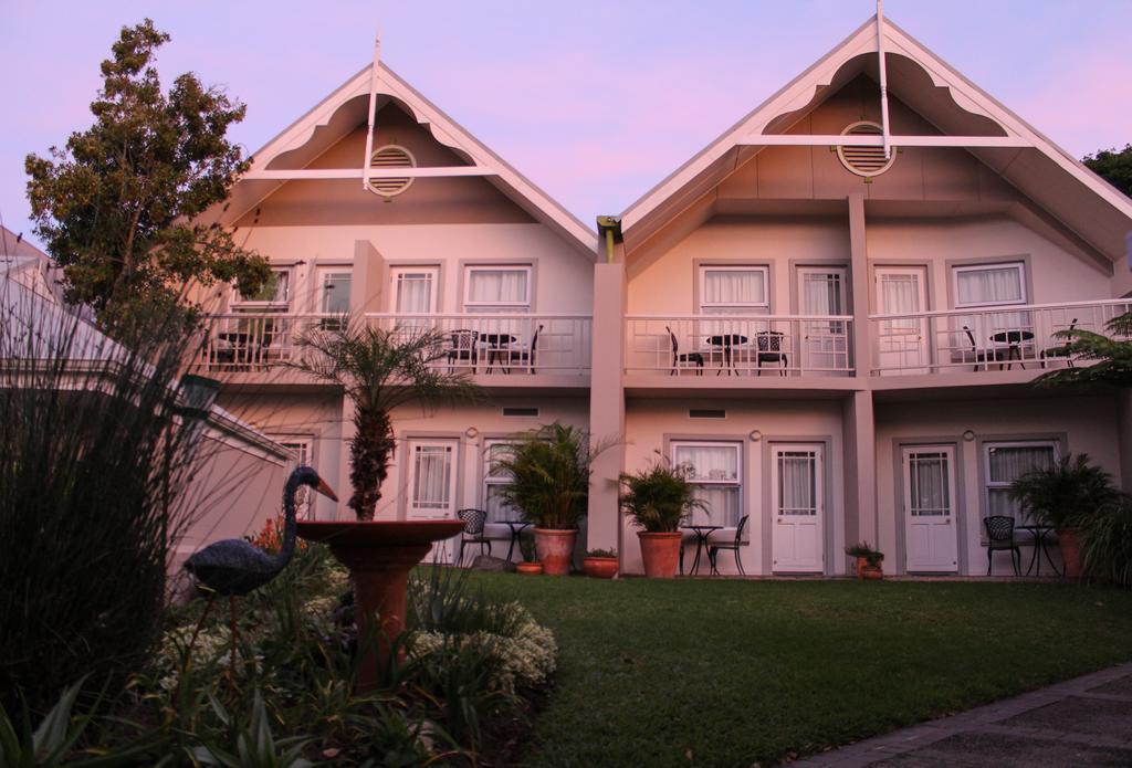 Quarry Lake Inn East London Bagian luar foto