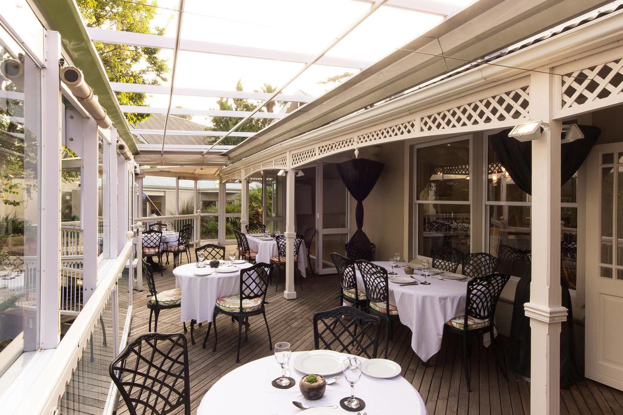 Quarry Lake Inn East London Bagian luar foto